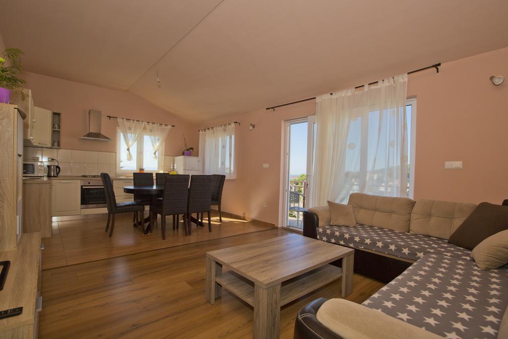 Apartmani Vini Hvar Town Extérieur photo