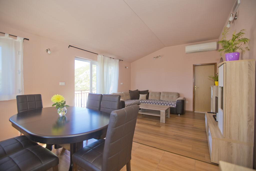 Apartmani Vini Hvar Town Extérieur photo