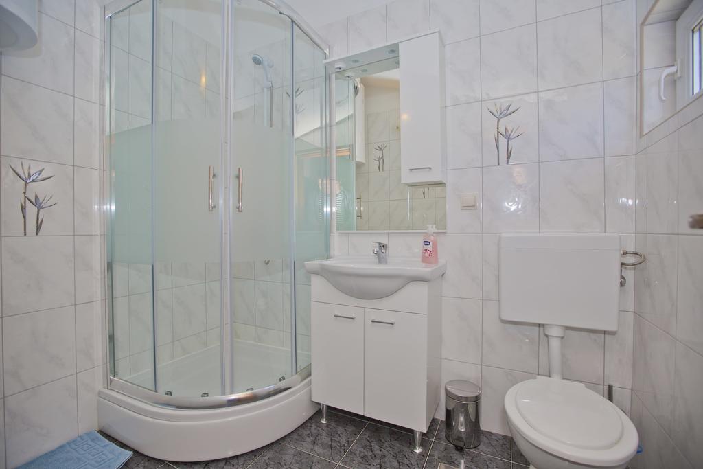 Apartmani Vini Hvar Town Extérieur photo